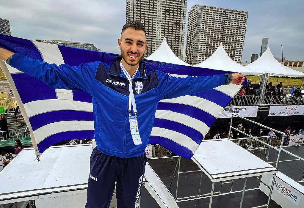 O Δημήτρης Κυρσανίδης βρήκε τη «μαγική» ζακέτα και έγινε πρωταθλητής κόσμου στο παρκούρ (ΦΩΤΟ-VIDEO)
