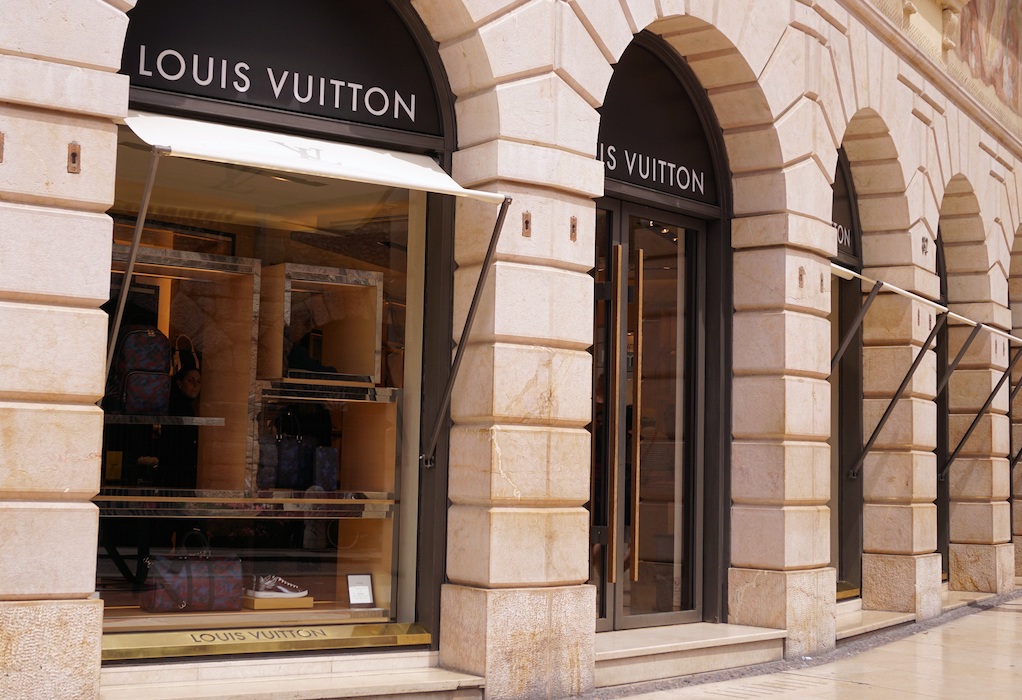 Louis Vuitton: Βιβλίο – φόρος τιμής στον Virgil Abloh