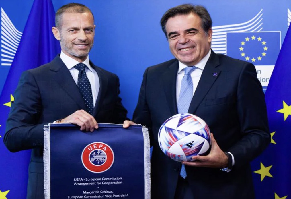 Μ. Σχοινάς και Α. Τσεφερίν υπέγραψαν τη νέα συμφωνία συνεργασίας μεταξύ Κομισιόν και UEFA