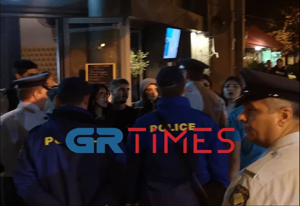 Συνθήματα και φωνές κατά την αποχώρηση Μητσοτάκη-Σακελλαροπουλου από τη Ροτόντα (ΦΩΤΟ-VIDEO)