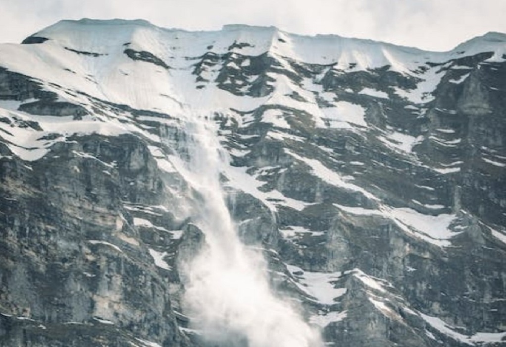 Τραγωδία με τέσσερις ορειβάτες νεκρούς από χιονοστιβάδα στα Ιμαλάια – Άλλοι 21 παγιδευμένοι