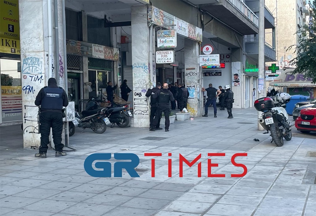 Θεσσαλονίκη: Πληροφορίες για ληστεία και ομηρία υπαλλήλου σε κατάστημα (ΦΩΤΟ-VIDEO)