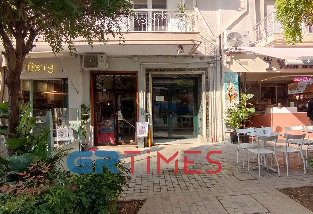 Θεσσαλονίκη: Μυστήριο με πτώμα άνδρα που βρέθηκε σε ακάλυπτο πολυκατοικίας (ΦΩΤΟ)