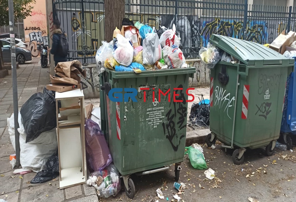 Θεσσαλονίκη: Αυτοσχέδιες χωματερές στο κέντρο της πόλης λόγω της αποχής-Ζέρβας: Ως εδώ και μη παρέκει (ΦΩΤΟ-VIDEO)