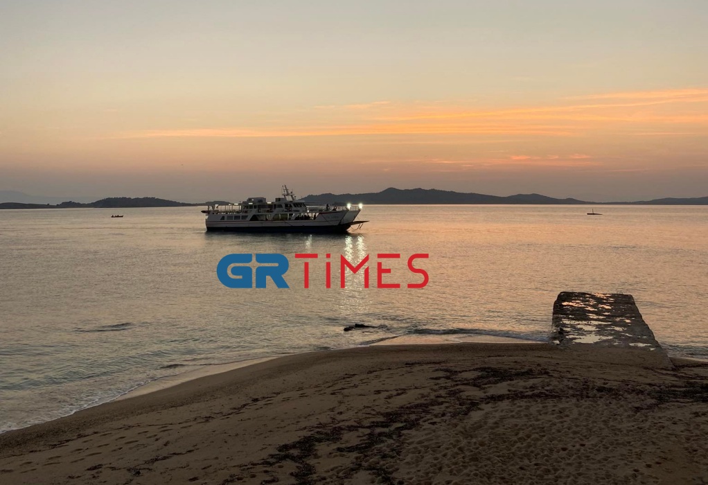 Ουρανούπολη-Άγιον Όρος: Βλάβη σε πλοίο με 57 προσκυνητές