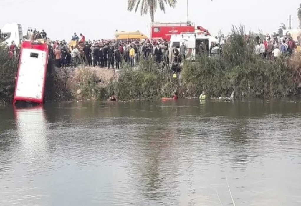 Τραγωδία στην Αίγυπτο: Τουλάχιστον 19 νεκροί από πτώση λεωφορείου σε κανάλι