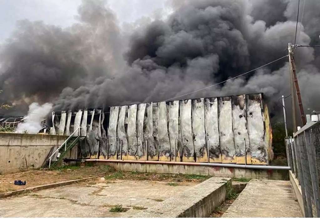 Καβάλα: Μεγάλη φωτιά σε αποθήκη με χαρτί στο Χαλκερό (ΦΩΤΟ-VIDEO)