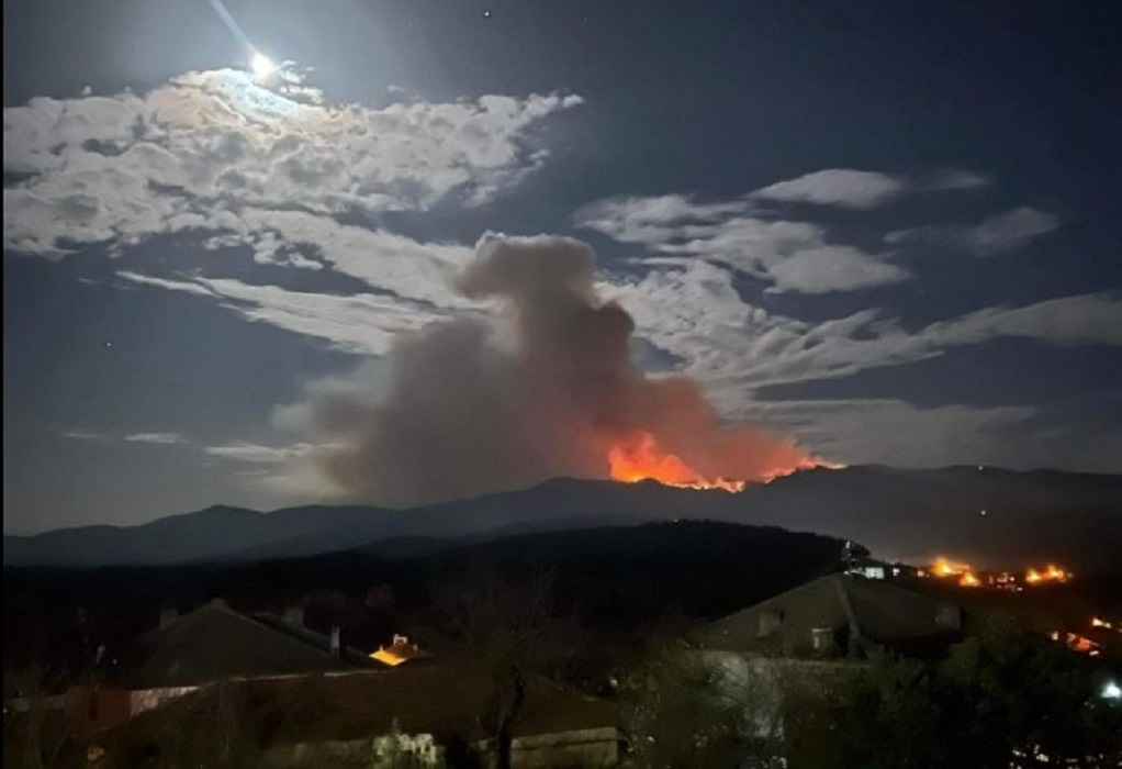 Παπίκιο Όρος: Γιατί η φωτιά καίει επί 17 ημέρες – Οι δυσκολίες της κατάσβεσης