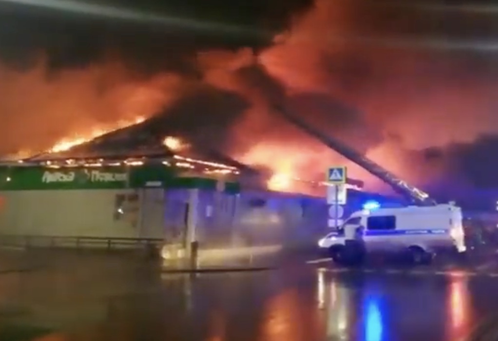 Ρωσία: Συνελήφθη ένας ύποπτος για την πυρκαγιά με 15 νεκρούς σε νυκτερινό κέντρο
