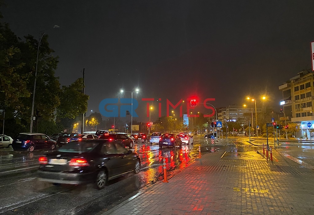 Έφτασε και στη Θεσσαλονίκη η «EVA»-Βροχή και ηλεκτρική δραστηριότητα (ΦΩΤΟ-VIDEO)