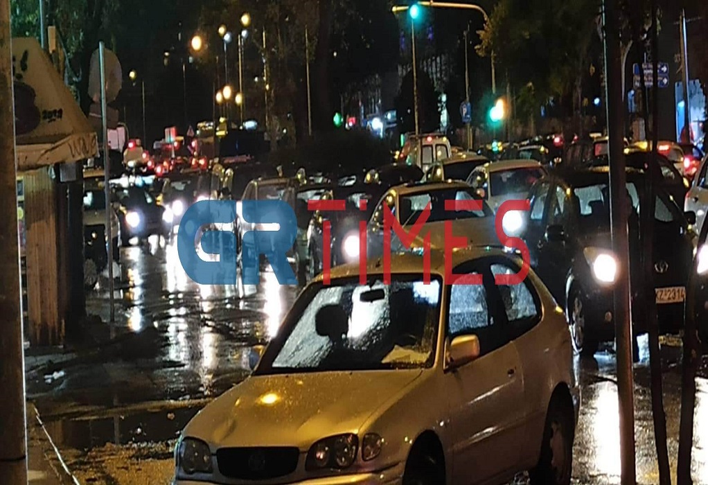Θεσσαλονίκη: Συνεχίζεται το κυκλοφοριακό «χάος» στους δρόμους της πόλης (ΦΩΤΟ-VIDEO)