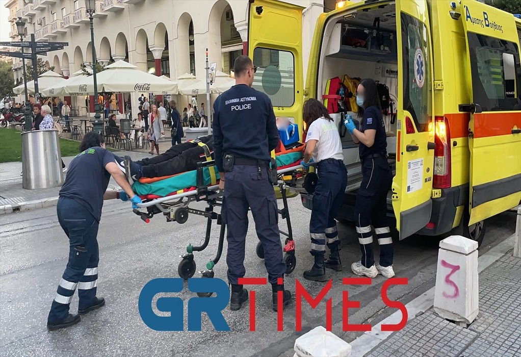 Θεσσαλονίκη: Παράσυρση πεζού από δίκυκλο στο κέντρο-Στο νοσοκομείο δυο άτομα (ΦΩΤΟ-VIDEO)