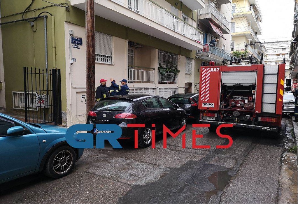 Θεσσαλονίκη: Σε 68χρονο άνδρα ανήκει η απανθρακωμένη σορός που εντοπίστηκε σε διαμέρισμα στο Φάληρο (VIDEO)