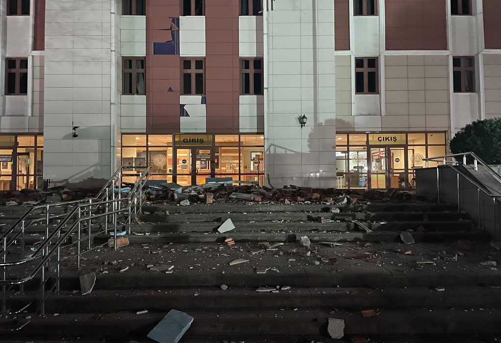 Σεισμός στην Τουρκία: Στους 50 οι τραυματίες – Ζημιές σε κτίρια (VIDEO-ΦΩΤΟ)