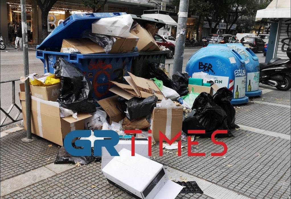 Θεσσαλονίκη: Ρεκόρ σκουπιδιών το τριήμερο των Χριστουγέννων – 1.700 τόνοι μαζεύτηκαν από το κέντρο