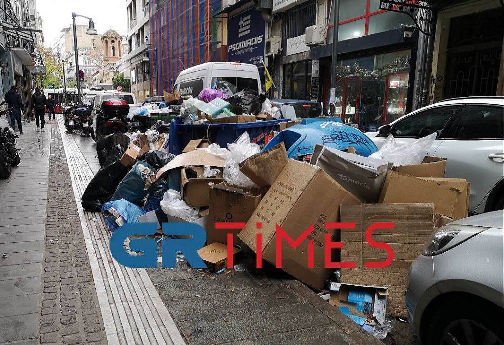Θεσσαλονίκη: Αγωγή για παράνομη και καταχρηστική κινητοποίηση των υπαλλήλων καθαριότητας κατέθεσε ο δήμος