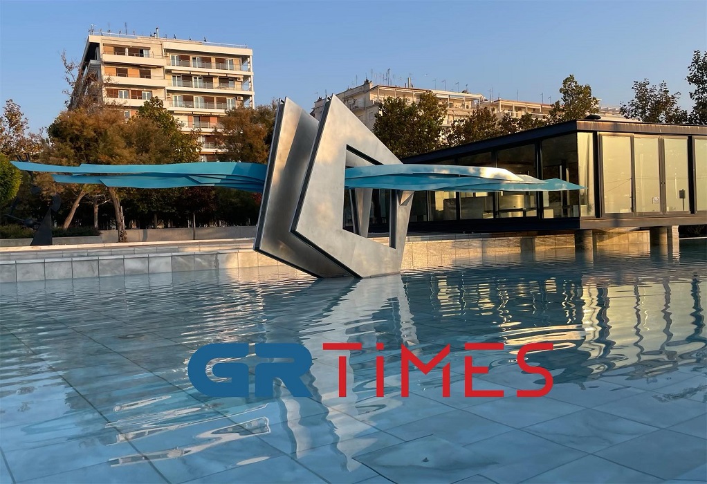 Θεσσαλονίκη: Με ενθουσιασμό η αποκάλυψη του γλυπτού «Θαλασσινός Ορίζοντας» (ΦΩΤΟ-VIDEO)