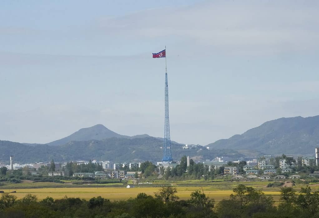 Βόρεια Κορέα: Η αδελφή του Κιμ Γιονγκ Ουν προαναγγέλλει νέες προσπάθειες εκτόξευσης δορυφόρου