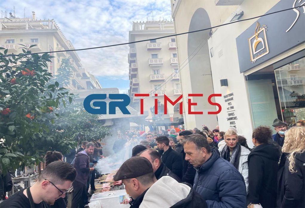 Θεσσαλονίκη: Οι ψησταριές στη Β. Ηρακλείου έχουν πάρει «φωτιά» (ΦΩΤΟ-VIDEO)