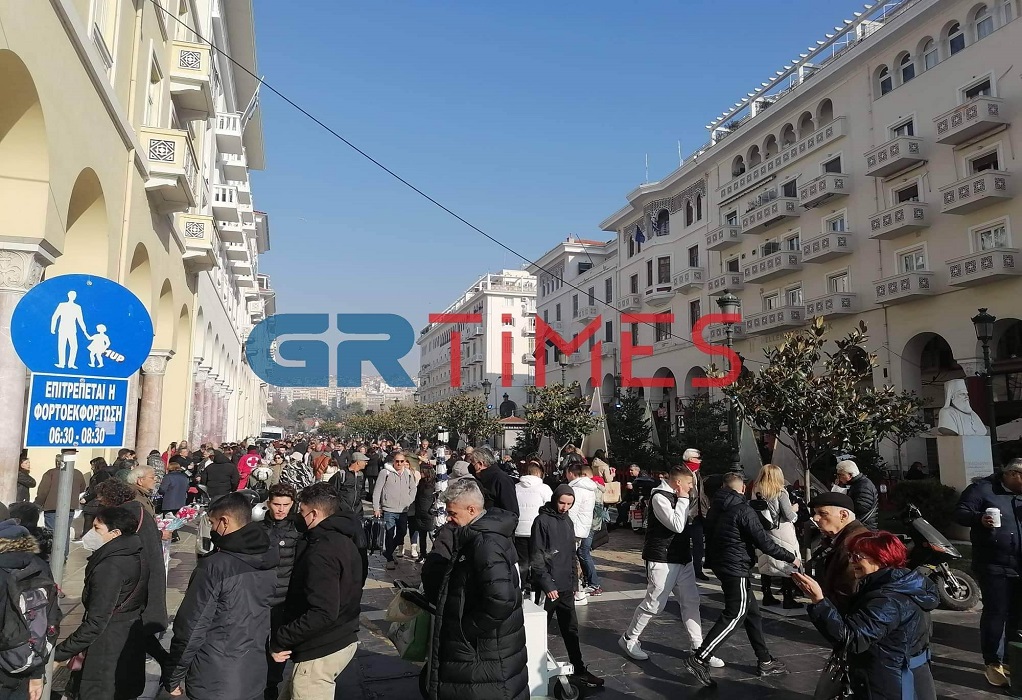 Θεσσαλονίκη: Χαμός στο κέντρο για τα τελευταία ψώνια του ρεβεγιόν (ΦΩΤΟ-VIDEO)