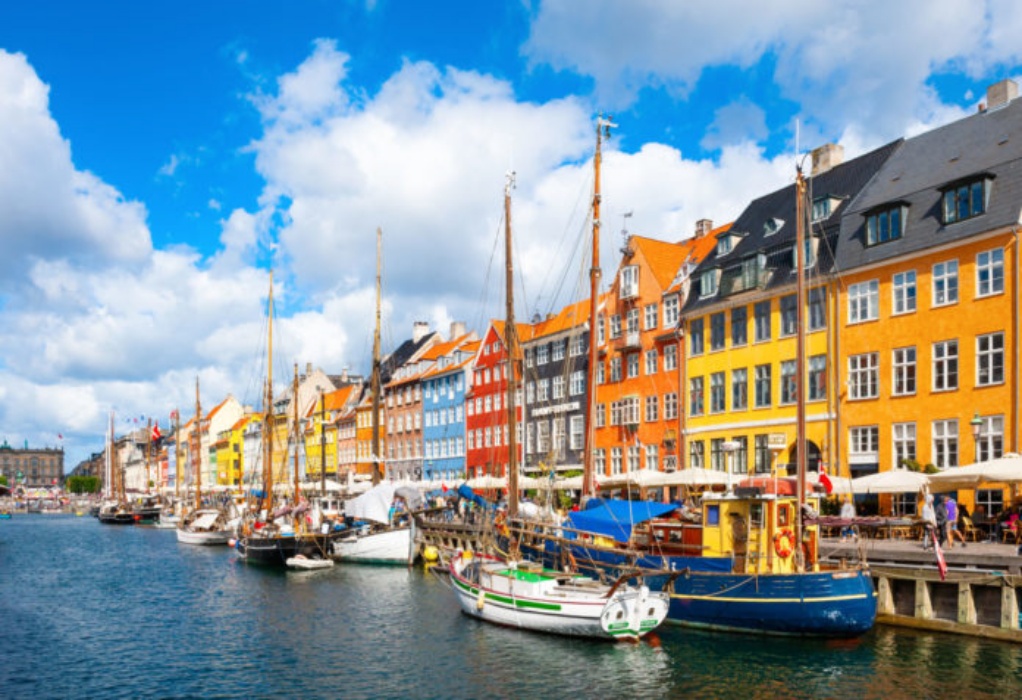 Δανία: Επιθυμεί κοινό ευρωπαϊκό σχέδιο για τη μεταφορά των αιτούντων άσυλο εκτός Ευρώπης