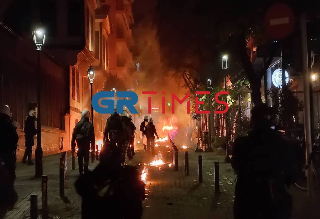Θεσσαλονίκη: Τέσσερις οι τραυματίες αστυνομικοί από τα χθεσινά επεισόδια-Ελεύθεροι οι προσαχθέντες (ΦΩΤΟ-VIDEO)