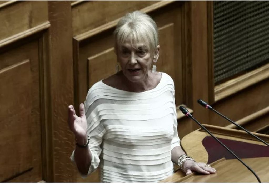 Ένταση στη Βουλή με την Πιπιλή-Έφτασε μέχρι τα έδρανα του ΣΥΡΙΖΑ