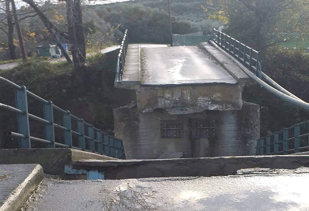 Κακοκαιρία Gaia: Κατέρρευσε γέφυρα στο Κομπότι Άρτας