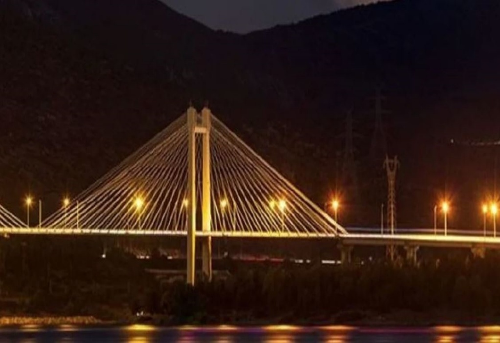 Χαλκίδα: Έληξε το θρίλερ με τον άνδρα που απειλούσε να πέσει από τη γέφυρα