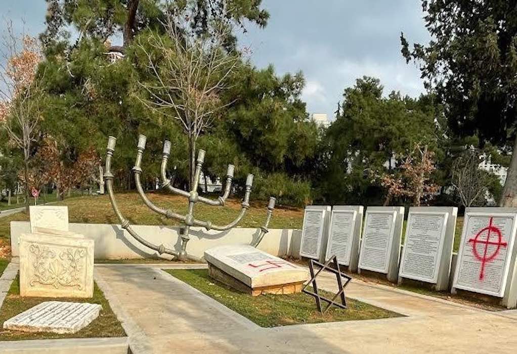 Καταδικάζει τον βανδαλισμό στο εβραϊκό μνημείο του ΑΠΘ ο πρέσβης του Ισραήλ, Νόαμ Κατς