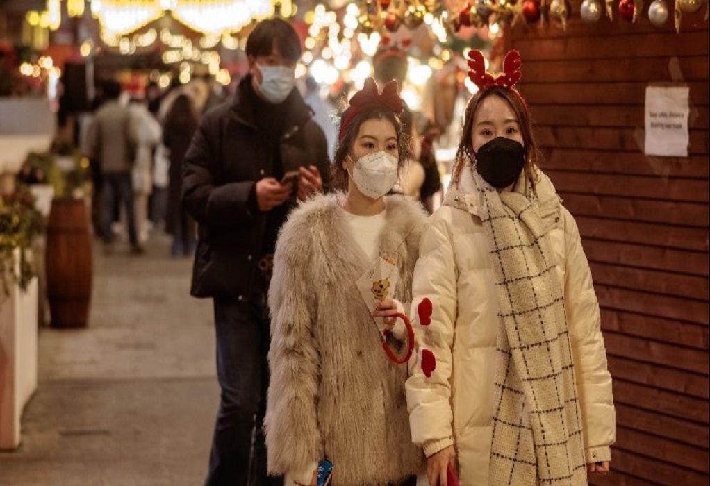 Κίνα: Απειλεί με αντίμετρα κόντρα στους περιορισμούς για τον κορωνοϊό (VIDEO)