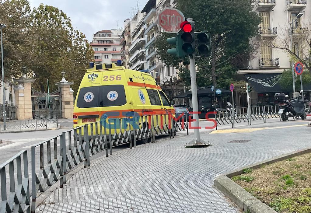 Θεσσαλονίκη: Σύγκρουση ΙΧ με δίκυκλο στην Τούμπα-Ένας τραυματίας στο Ιπποκράτειο