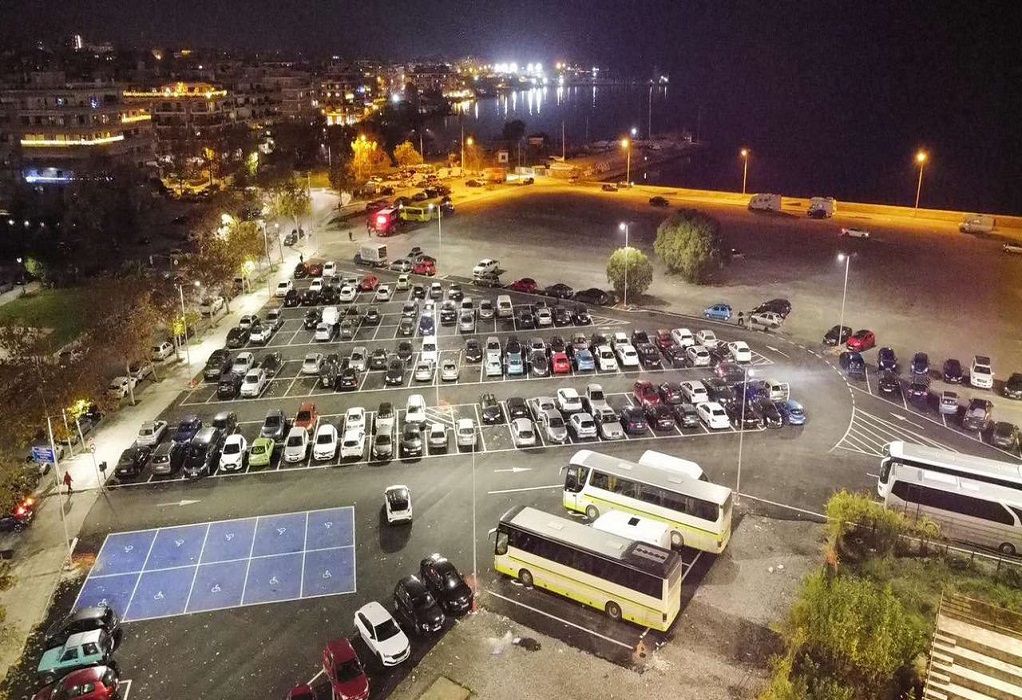 Θεσσαλονίκη: Φώτα led στον νέο χώρο ελεύθερης στάθμευσης στο Ποσειδώνιο