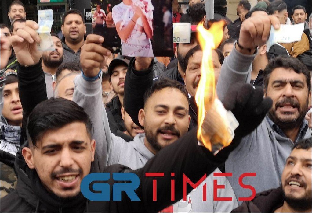 Θεσσαλονίκη: Καίνε 20ευρα οι Ρομά έξω από τα Δικαστήρια Θεσσαλονίκης (ΦΩΤΟ-VIDEO)