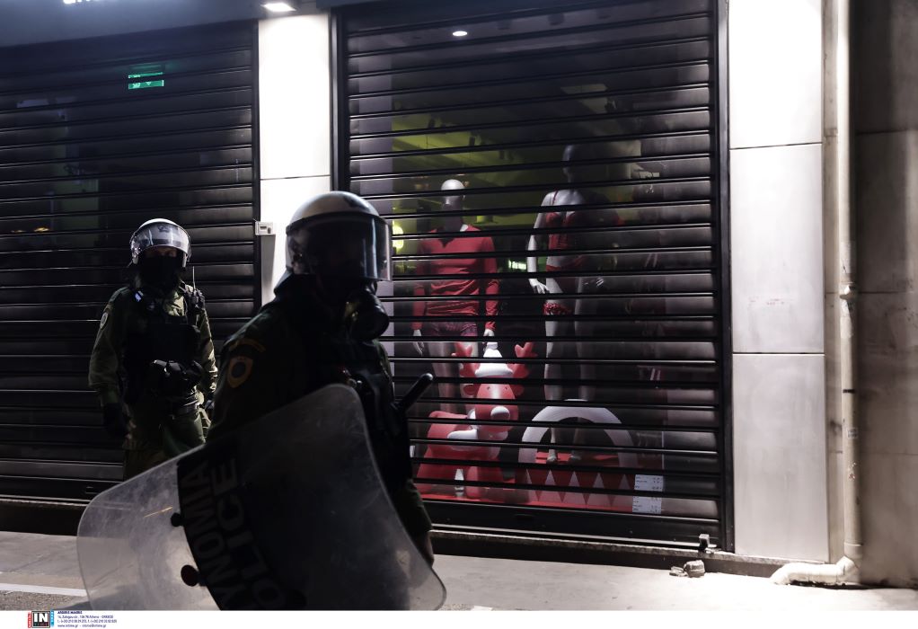 Αθήνα: Έξι προσαγωγές πριν από την έναρξη της πορείας για τη δολοφονία του Γρηγορόπουλου