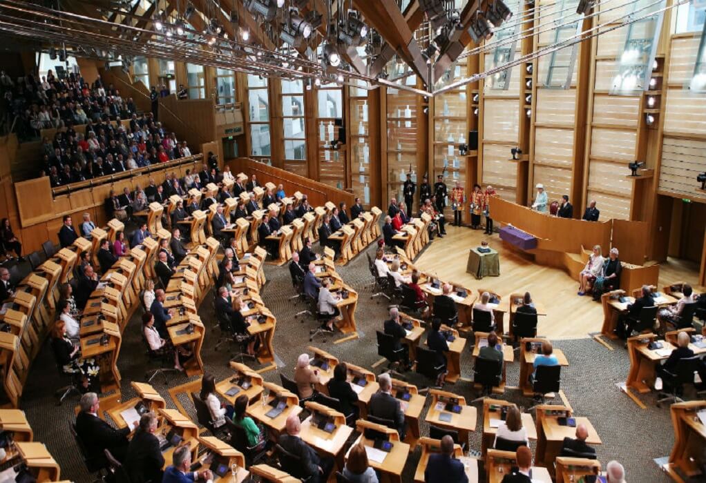 Βρετανία: Υποψήφιος για την πρωθυπουργία στη Σκωτία ο υπουργός Υγείας Χάμζα Γιούσαφ