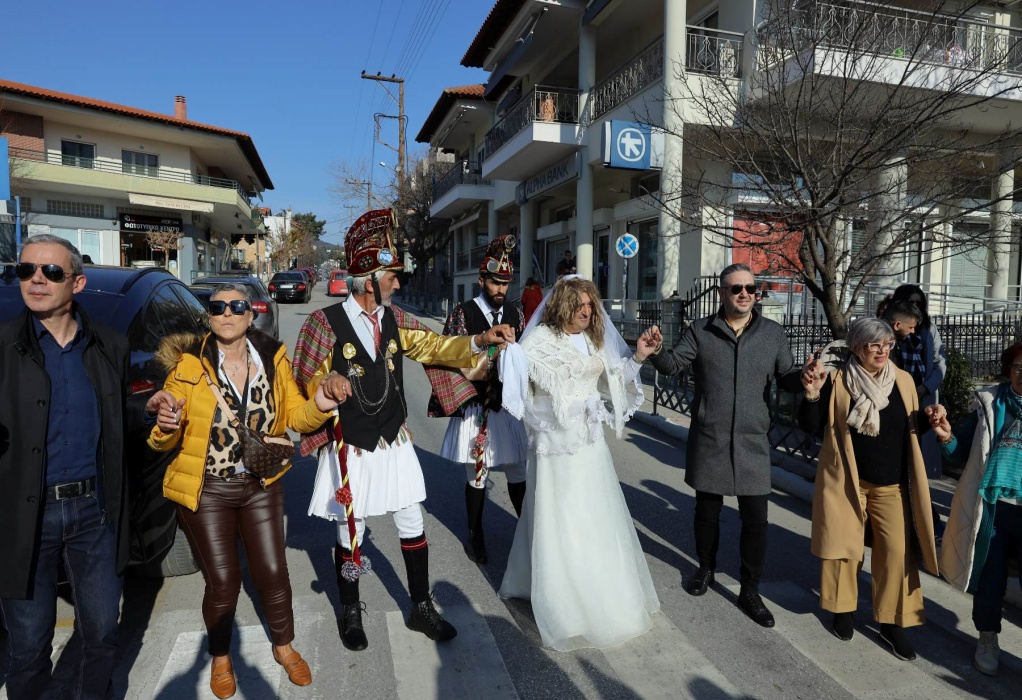 Θεσσαλονίκη: Στο Ωραιόκαστρο οι Μωμόγεροι της Κοζάνης (ΦΩΤΟ)