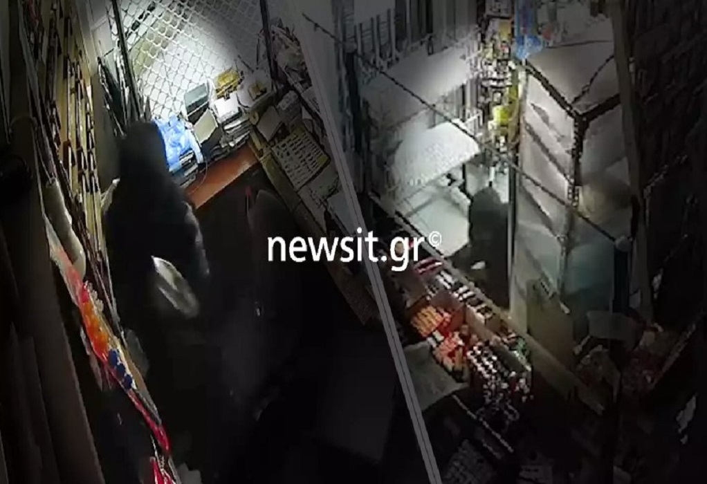 Θεσσαλονίκη: Βίντεο ντοκουμέντο από την εισβολή του 27χρονου διαρρήκτη σε κατάστημα ψιλικών
