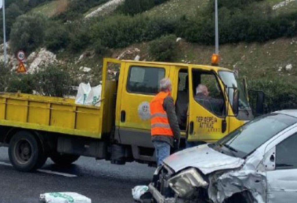 Αθήνα: Καραμπόλα 8 οχημάτων με τρεις τραυματίες στην Κατεχάκη