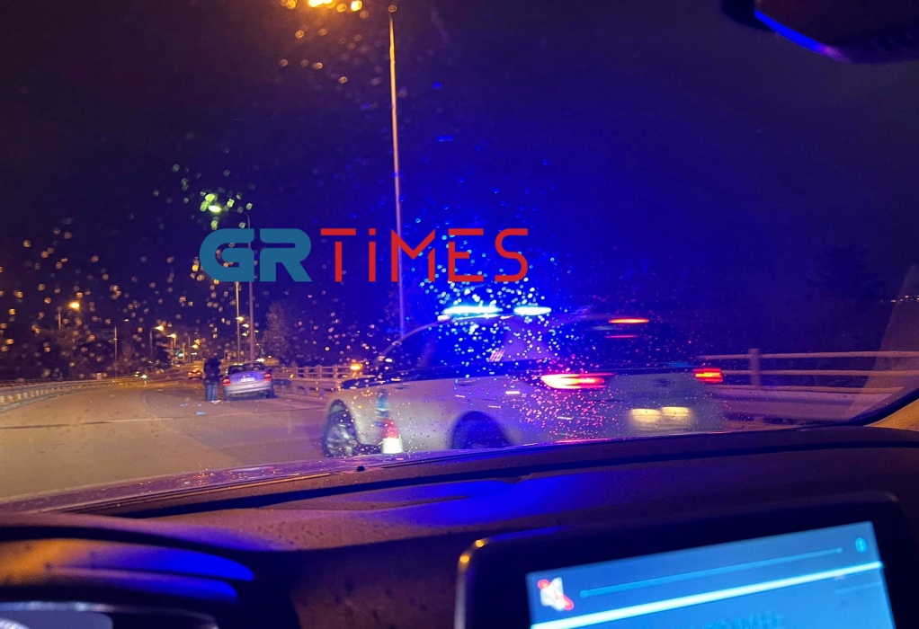 Οδηγός έχασε τις αισθήσεις του και έπεσε πάνω στις προστατευτικές μπάρες στη Δ. Θεσσαλονίκη (ΦΩΤΟ-VIDEO) 