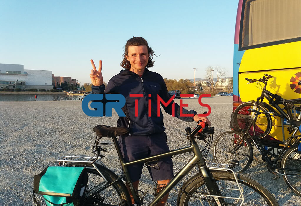 Θεσσαλονίκη: Ο Cyril διασχίζει την Ευρώπη με ποδήλατο διανύοντας 15.000 χλμ. (ΦΩΤΟ)