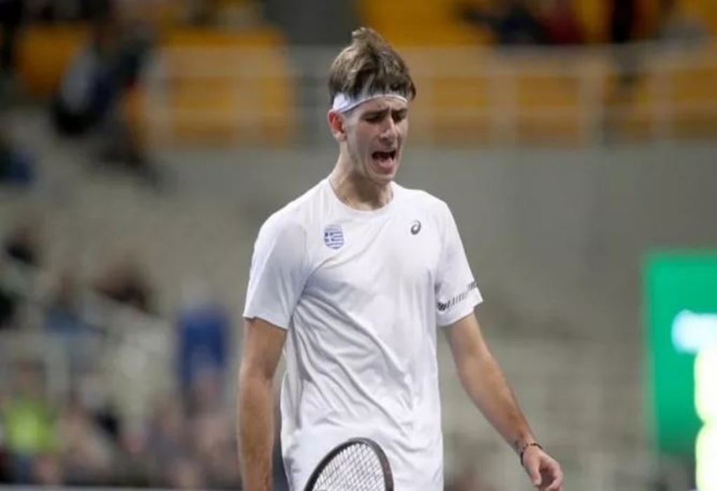 Davis Cup: Νίκη και για τον Θάνο – Μία «ανάσα» από την άνοδο κατηγορίας η Εθνική τένις