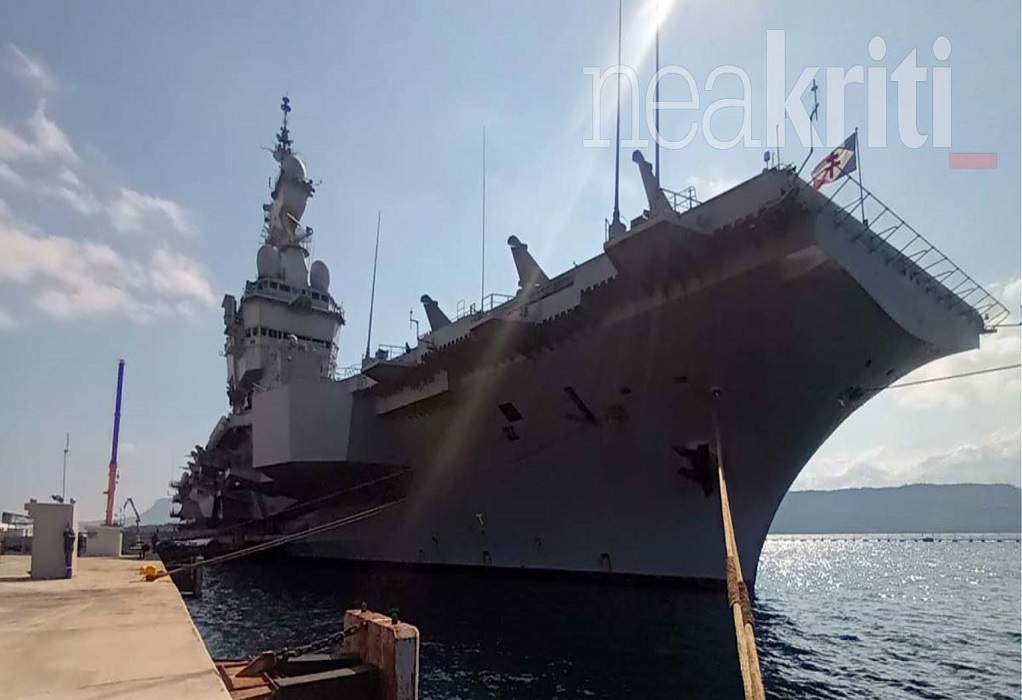 Στη Σούδα η ναυαρχίδα του γαλλικού πολεμικού ναυτικού «Σαρλ Ντε Γκολ» (ΦΩΤΟ)