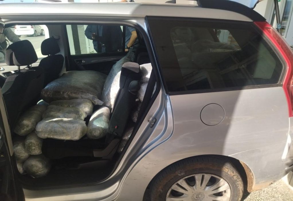 Διακινητής μετέφερε πάνω από 125 κιλά κάνναβης στην Ηγουμενίτσα (ΦΩΤΟ)