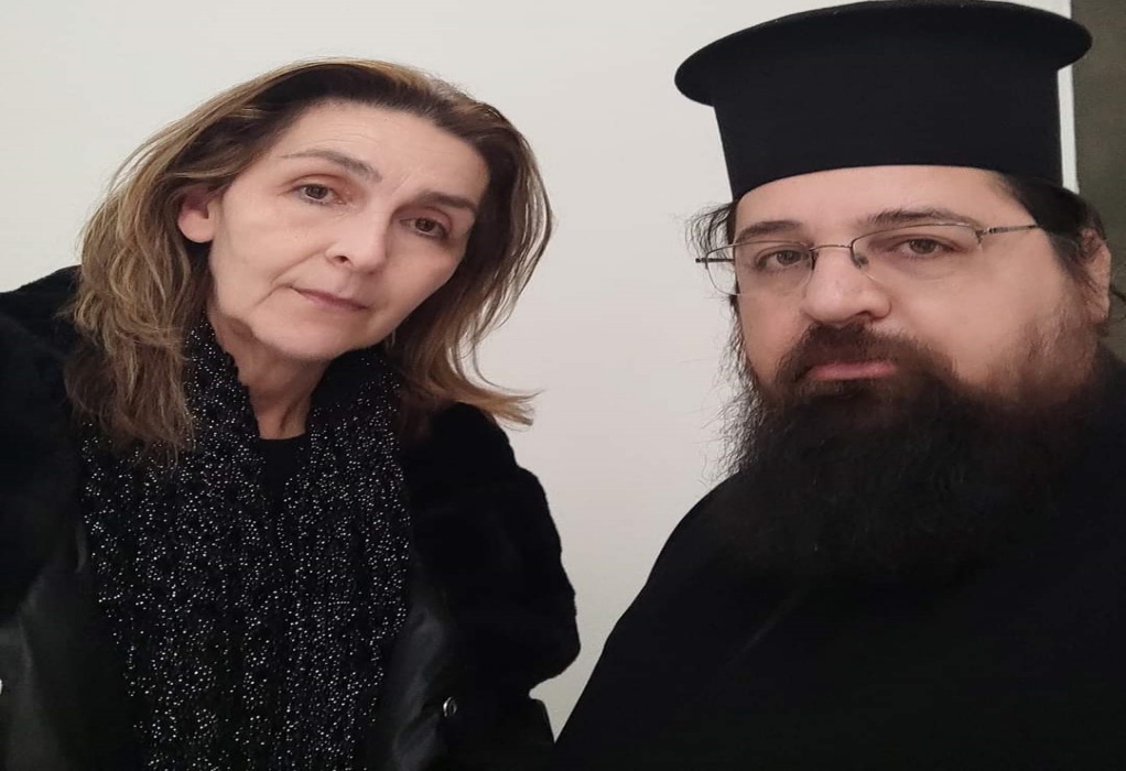 Η συνάντηση του πατέρα Βησσαρίωνα με τη μητέρα του Άλκη Καμπανού: “Άραγε θα βρούμε το δίκιο μας για τα παιδιά που χάσαμε;” (ΦΩΤΟ)