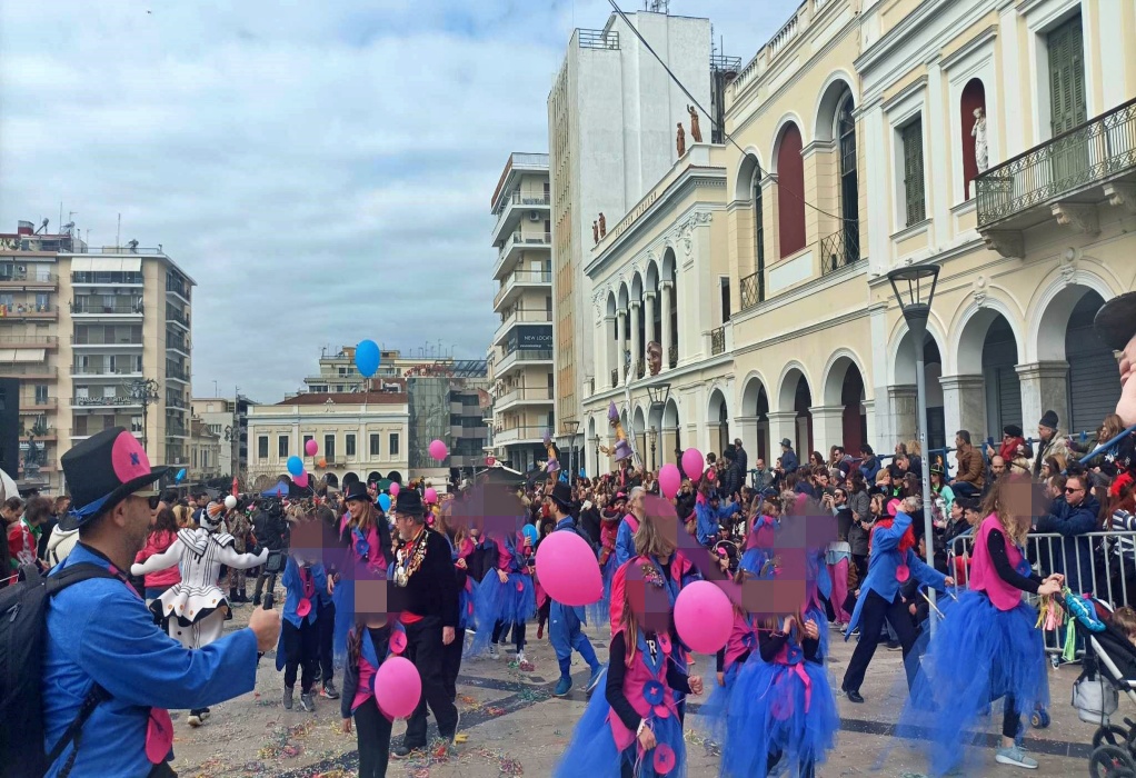 Καρναβάλι Πάτρας: Η μεγάλη παρέλαση των… μικρών (VIDEO) 