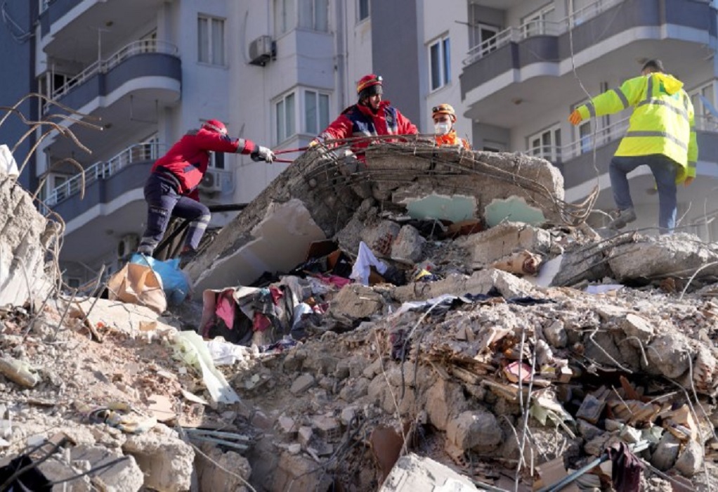 Σεισμός σε Τουρκία-Συρία: Ξεπερνούν τους 17.500 οι νεκροί-«Μάχη» για να βρεθούν ζωντανοί (VIDEO)