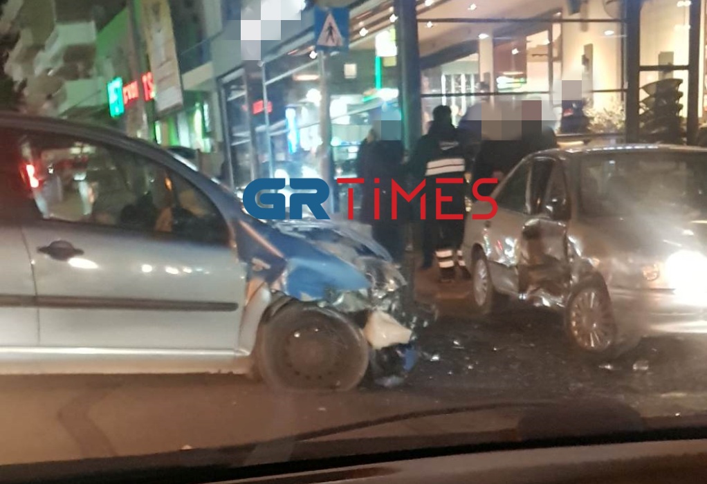Τροχαίο με δύο τραυματίες στη δυτική Θεσσαλονίκη (ΦΩΤΟ)