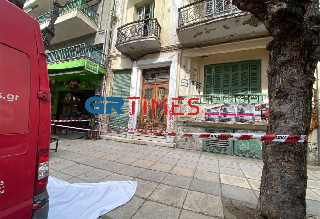 Νεκρή νεαρή γυναίκα στη Θεσσαλονίκη-Έπεσε από ταράτσα κτιρίου (ΦΩΤΟ-VIDEO)