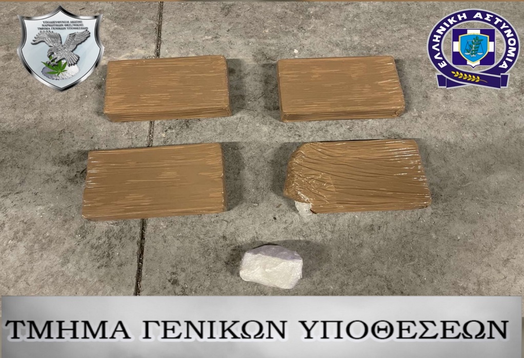Μετέφερε ποσότητες ναρκωτικών σε Βόλο και Θεσσαλονίκη-Τι βρήκε η ΕΛ.ΑΣ. στο όχημα του (ΦΩΤΟ-VIDEO)